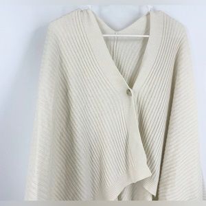 Uniqlo Cream Sweater Poncho Wrap with Button